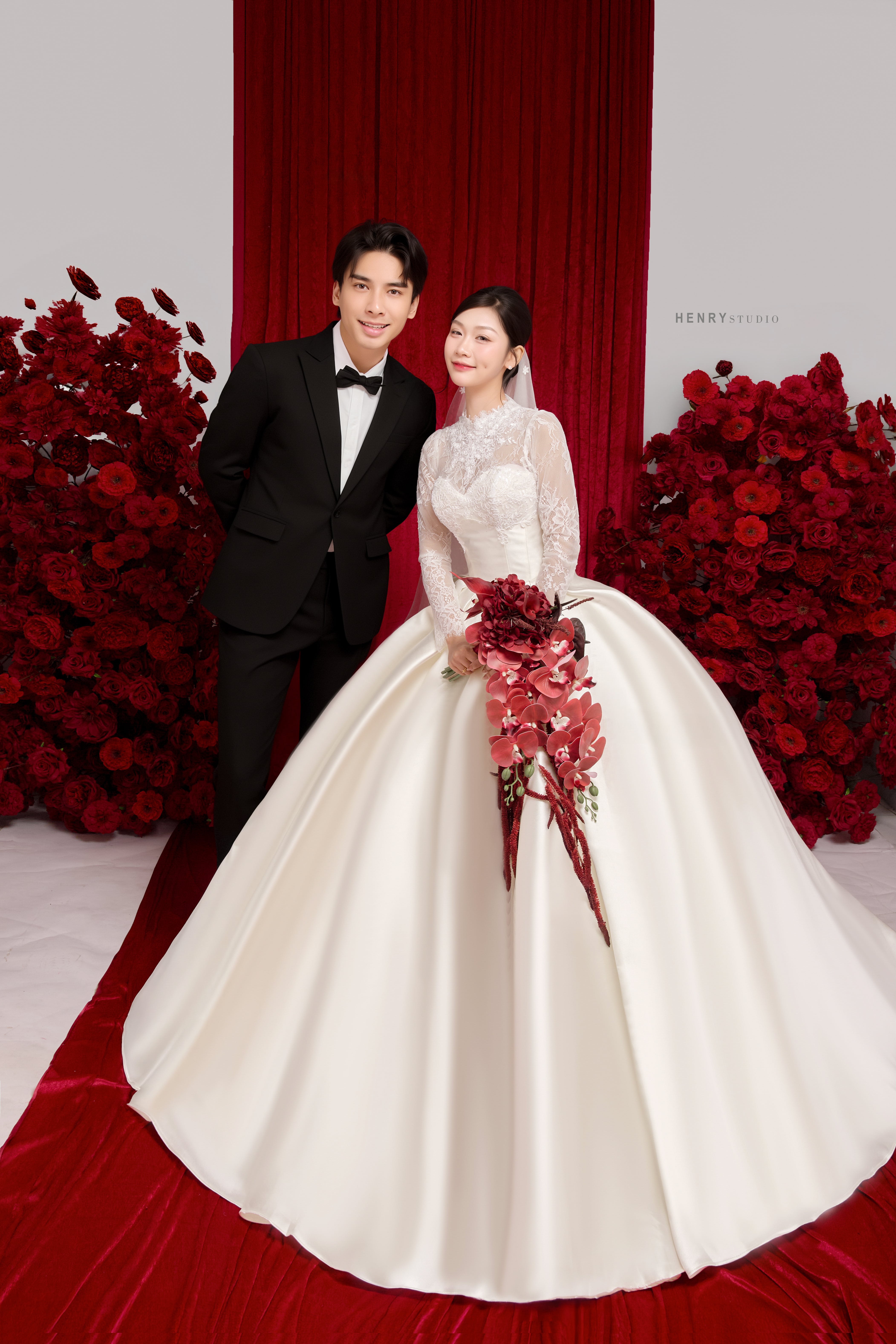 HOA ĐỎ VẢI NHUNG — ảnh cưới Henry Wedding Studio
