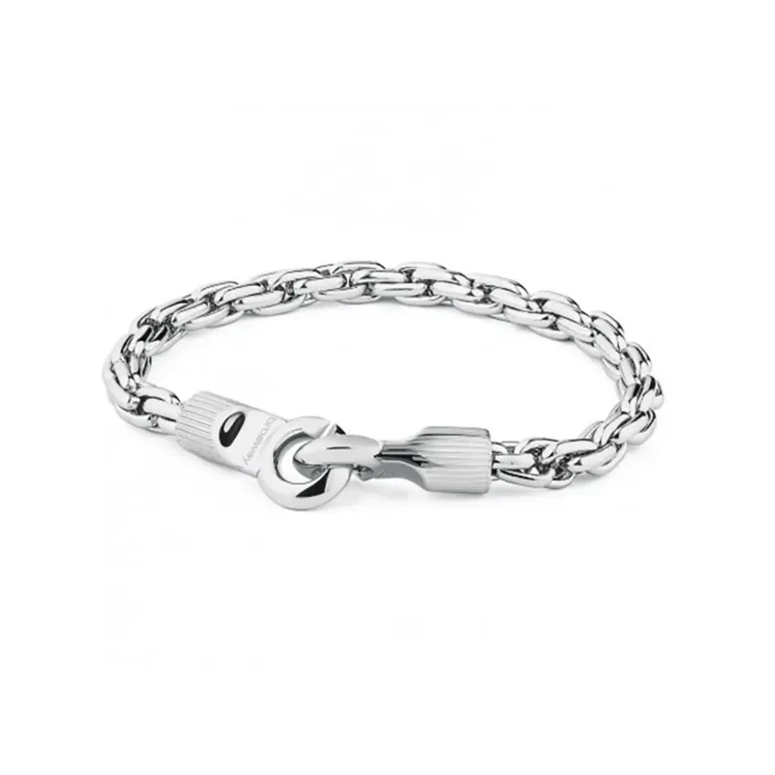 Silver chain bracelet featuring a secure clasp, stylish and modern design for everyday wear.