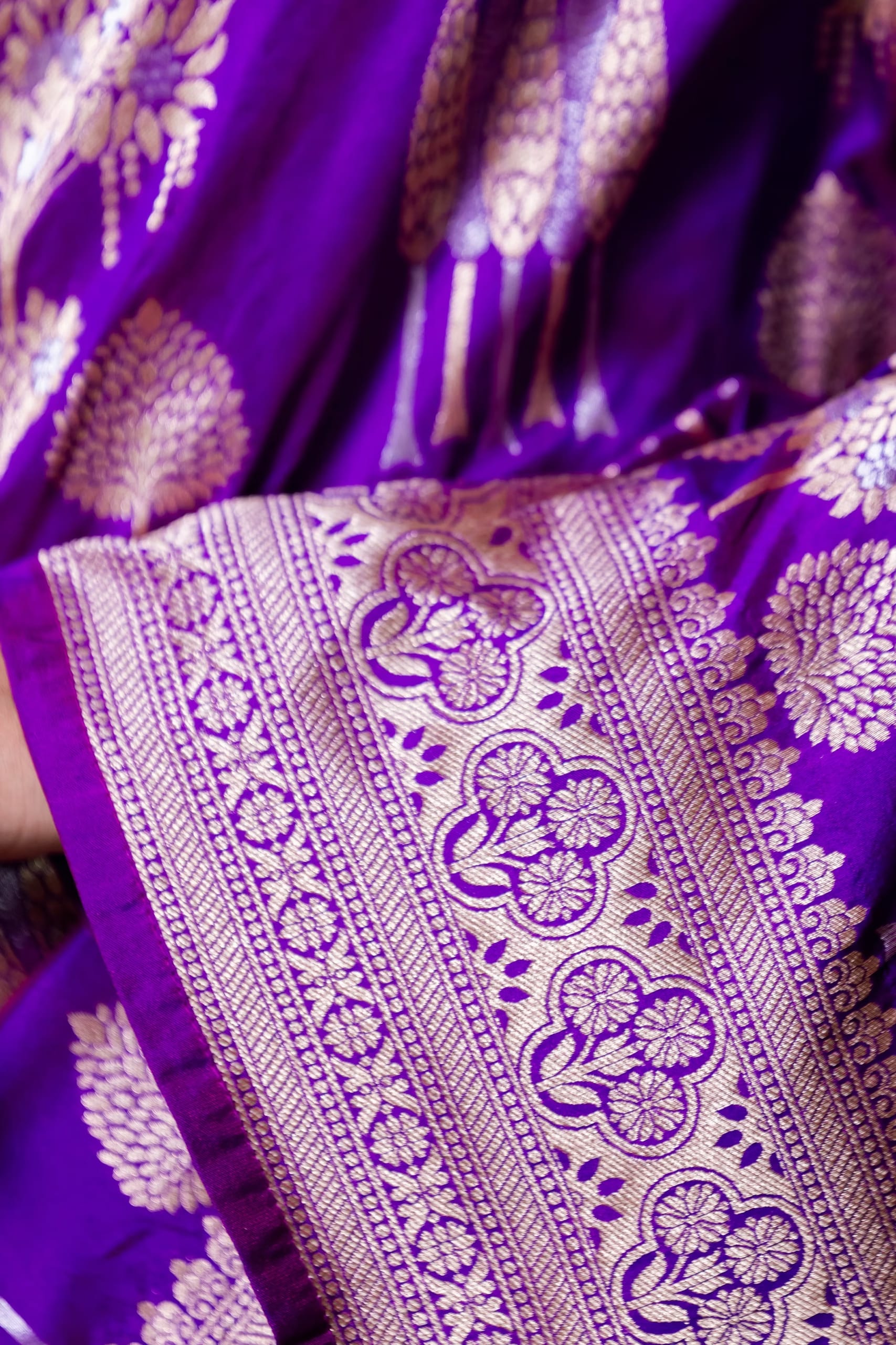 Regal Purple Mashru Silk Banarasi Saree with Intricate Zari Work – Silk Sagas - Image 3