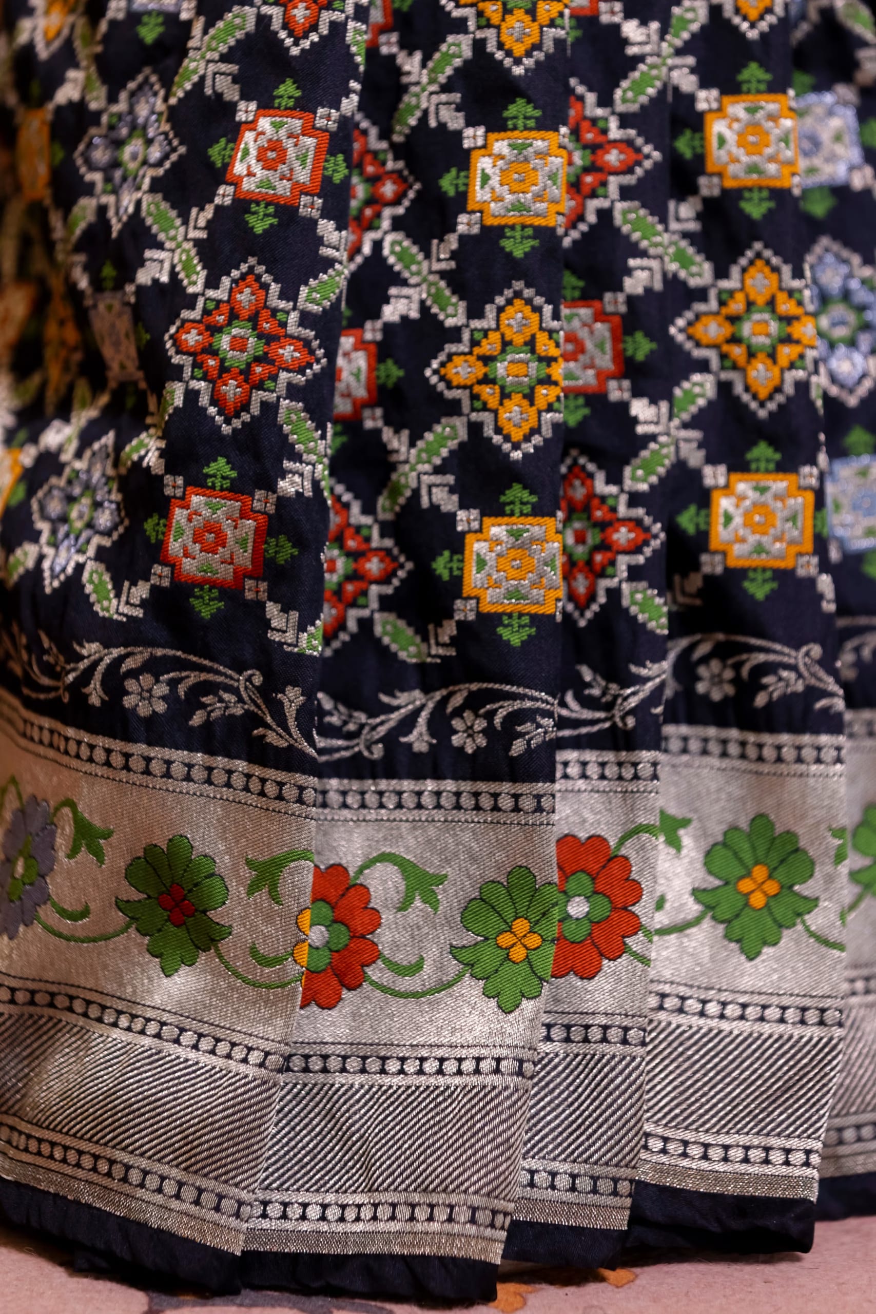 Black Mashru Silk Saree - Image 2