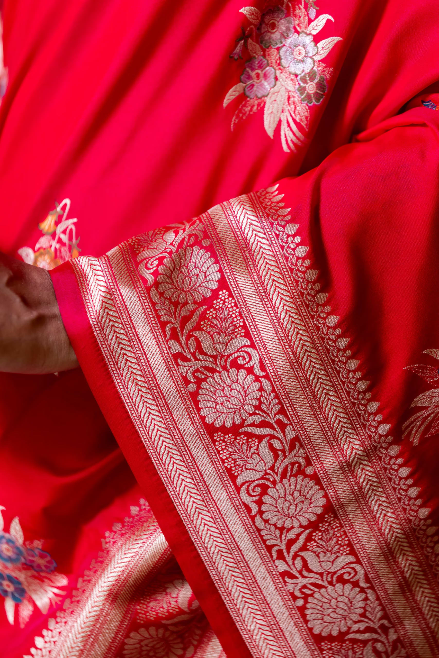 Bright Red Mashru Silk Saree - Image 2