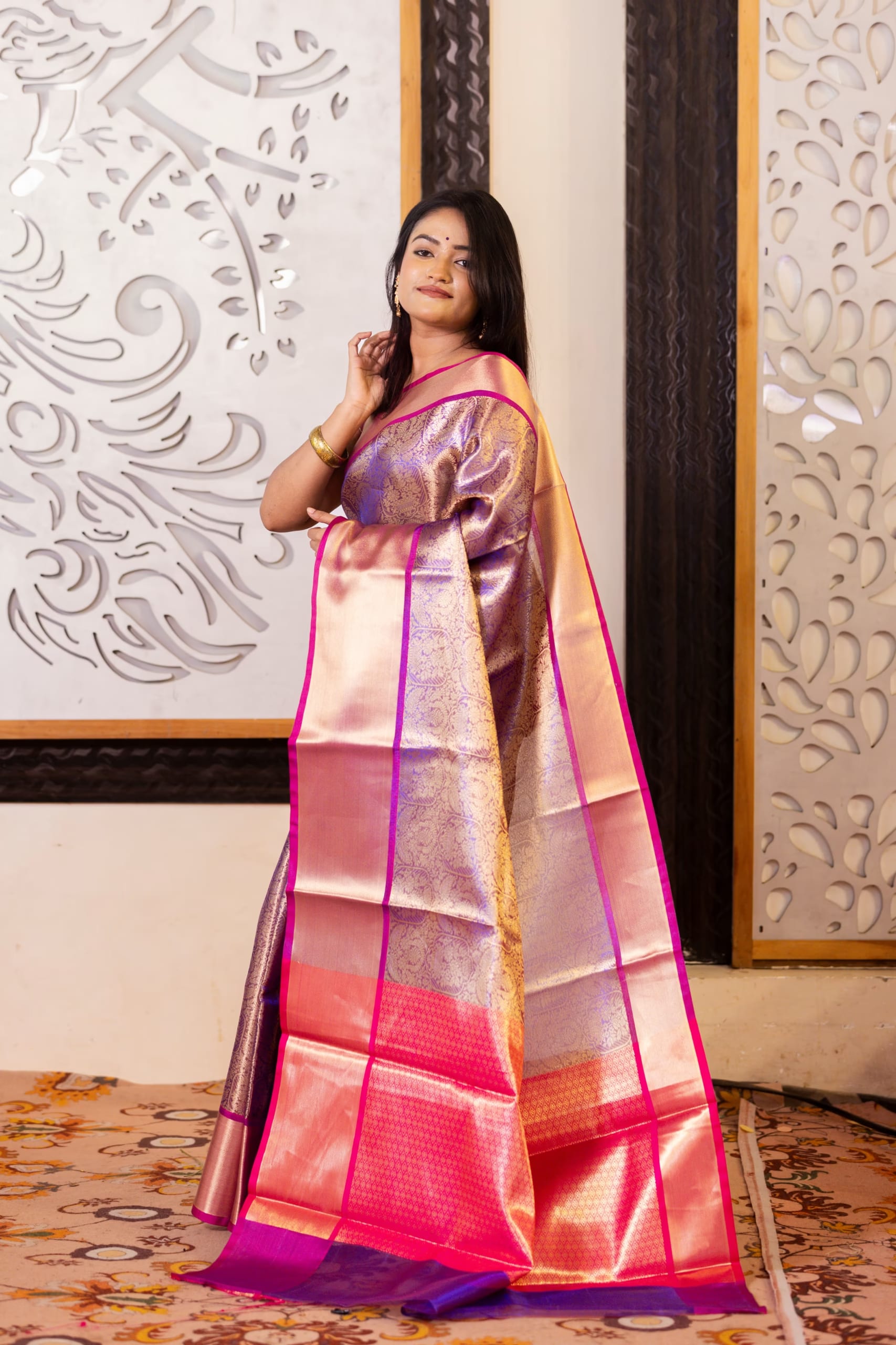 Golden Blue Glass Tissue Silk Saree - Image 4