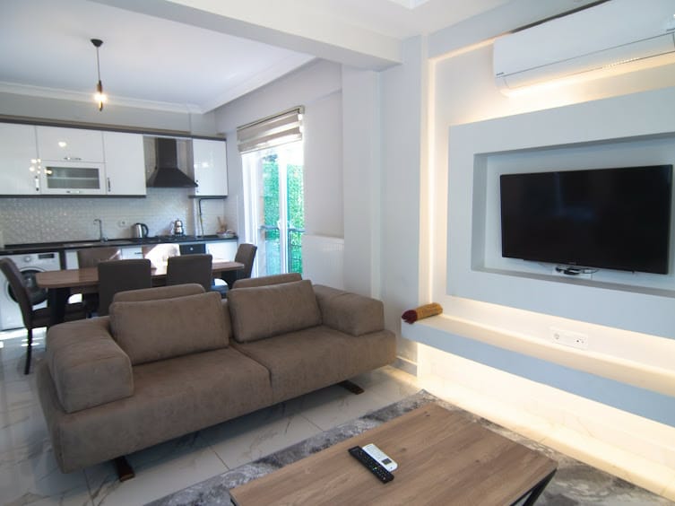 next image in the image gallery navigator