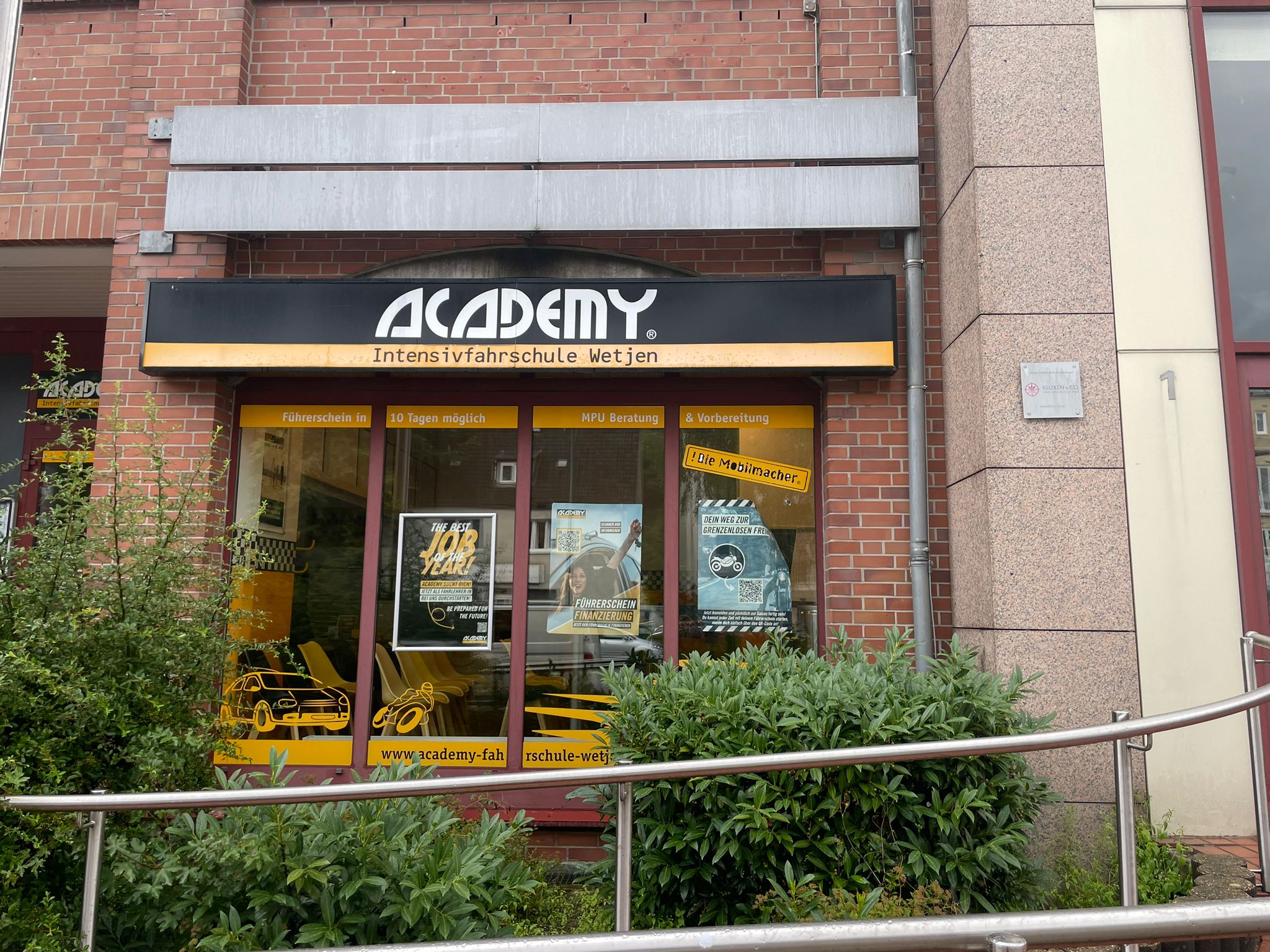 Deine Fahrschule in Hamburg-Barmbek | ACADEMY Fahrschule Wetjen
