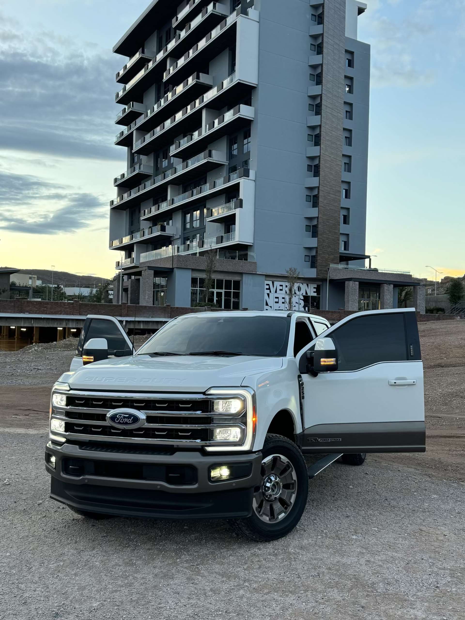 SUPER DUTY KING RANCH 2024_0