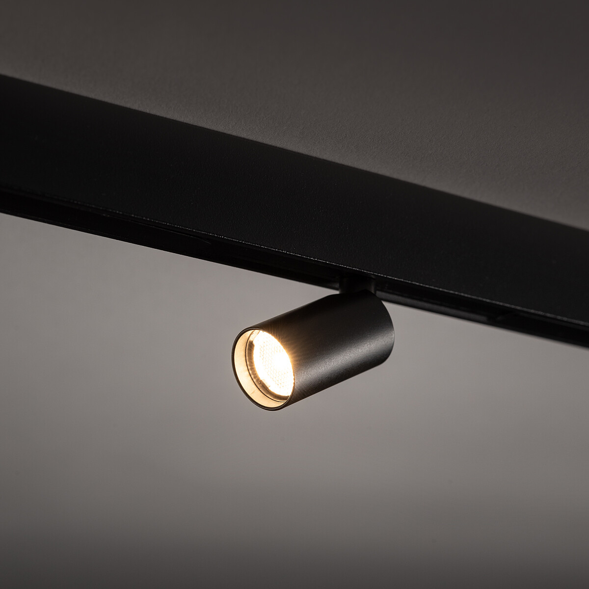 LVM SPOT LED FOR NANO-LVM TRACK SYSTEM Lifestyle 1