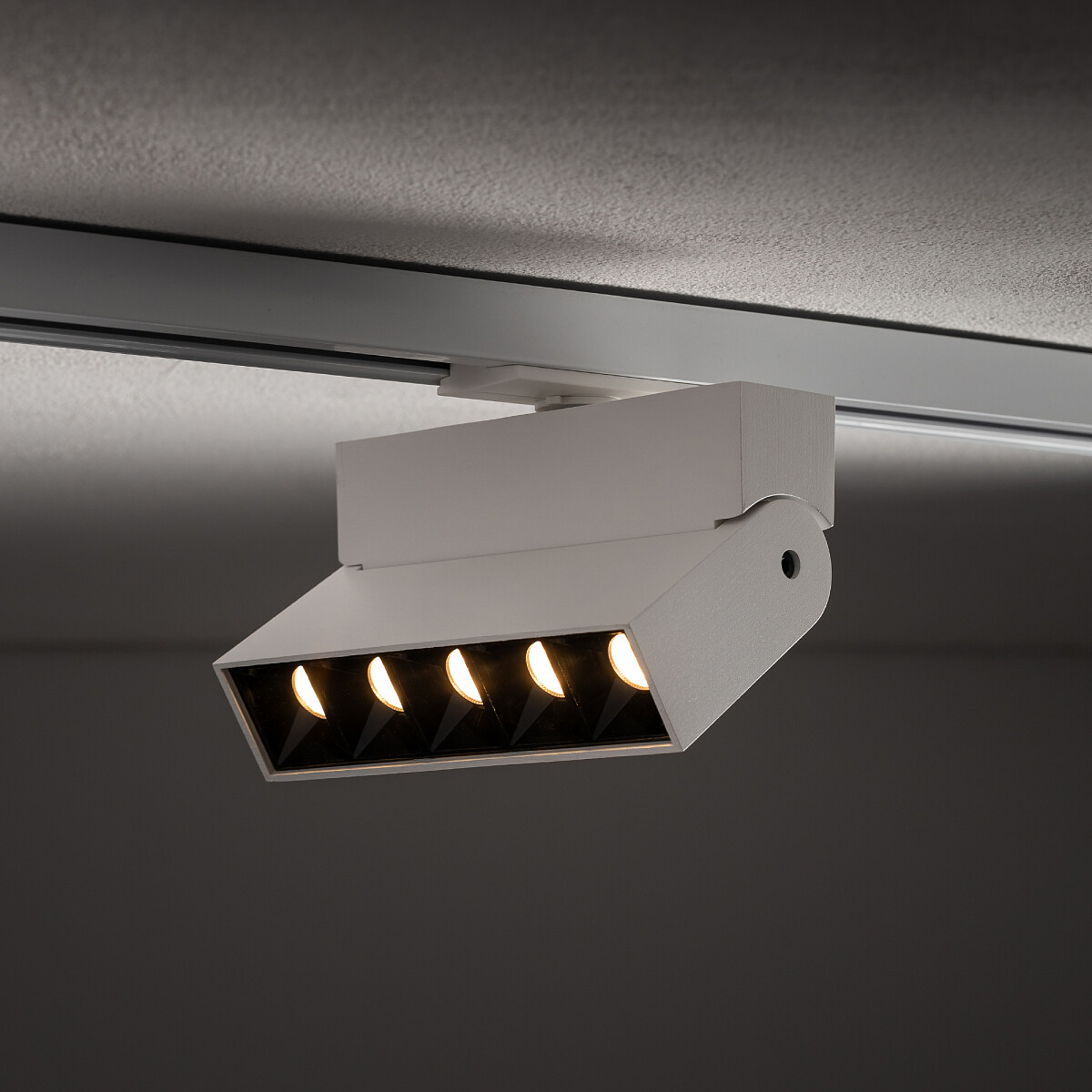 PROFILE FOCUS LED , LINEAR LUMINAIRE FOR 1-CICUIT TRACK LIGHTING Detail 2