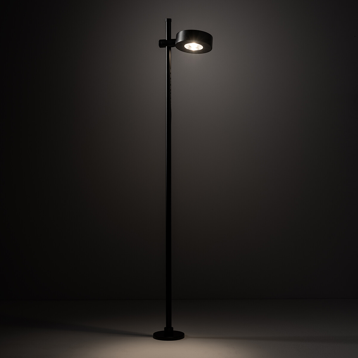 STANDING LAMP TESSA LED Detail 2