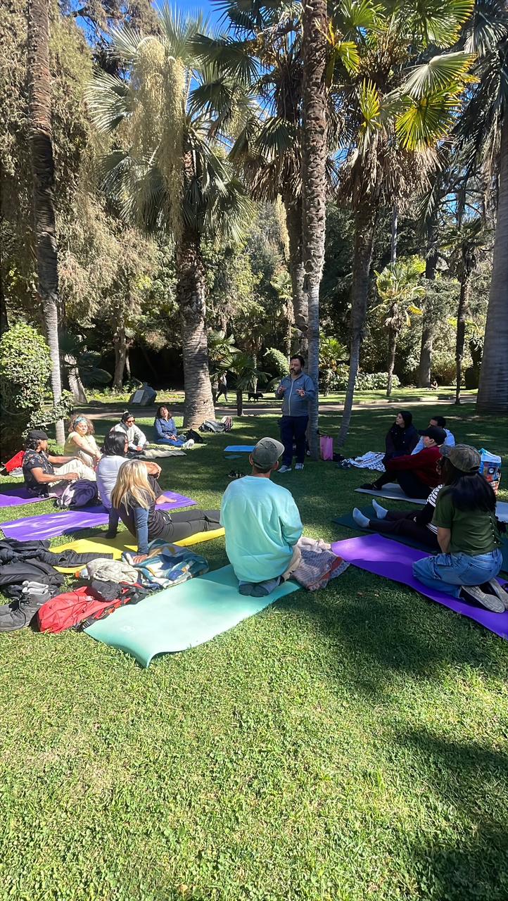 Comunidad de Armonía Aromática reunida en círculo