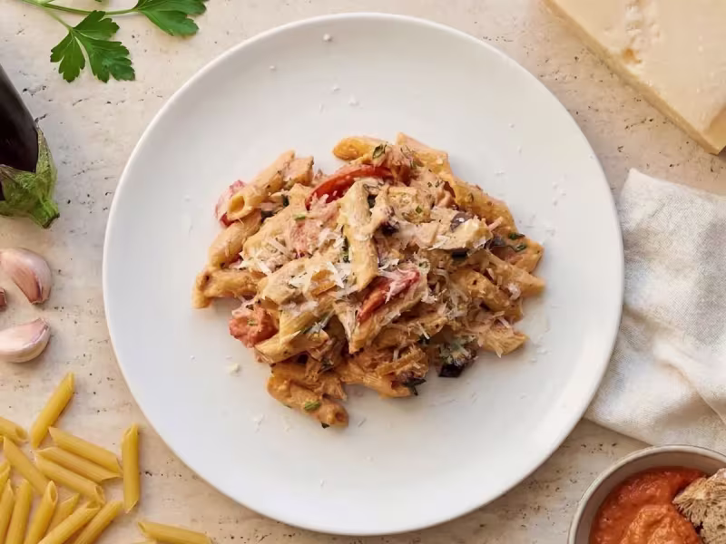 Cremet Pasta med Bagte Grøntsager