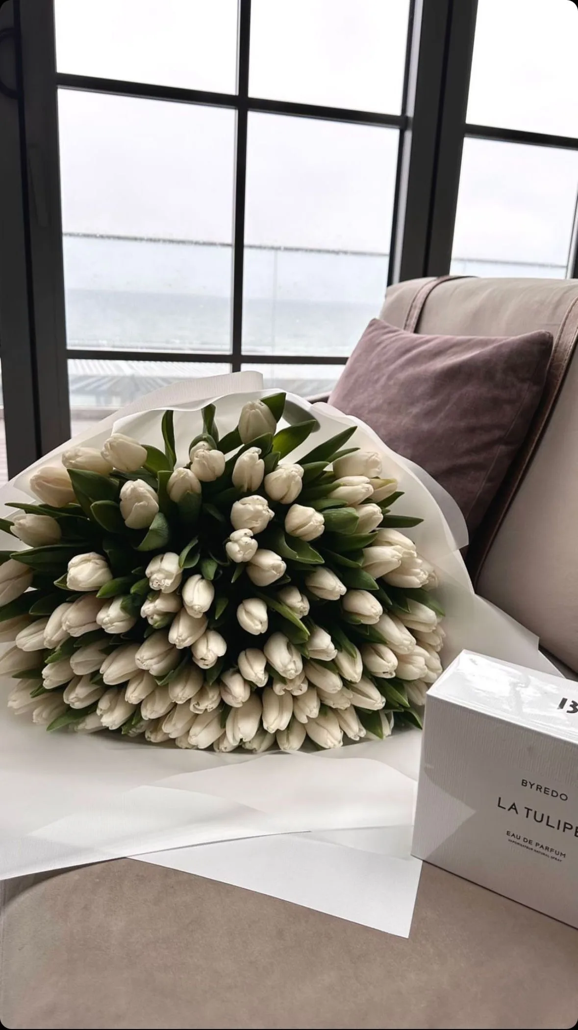 100 Snow-White Classic Tulips