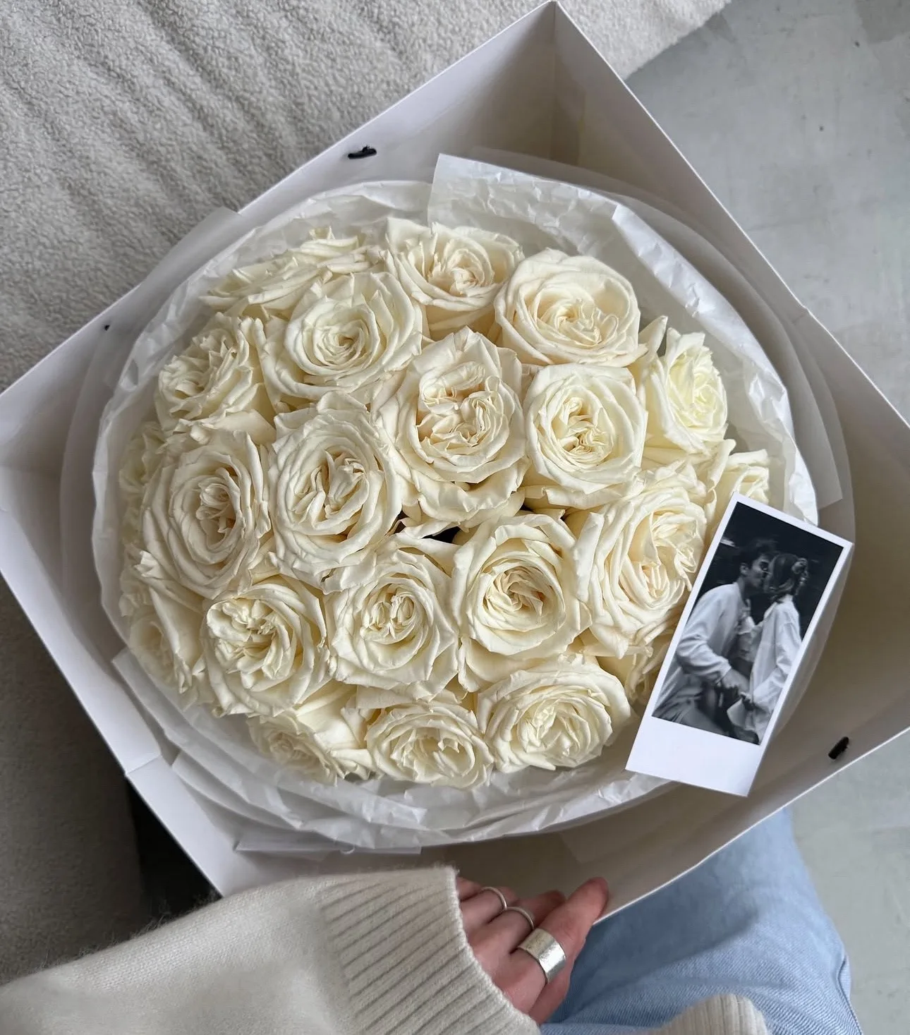 25 White Playa Blanca Roses