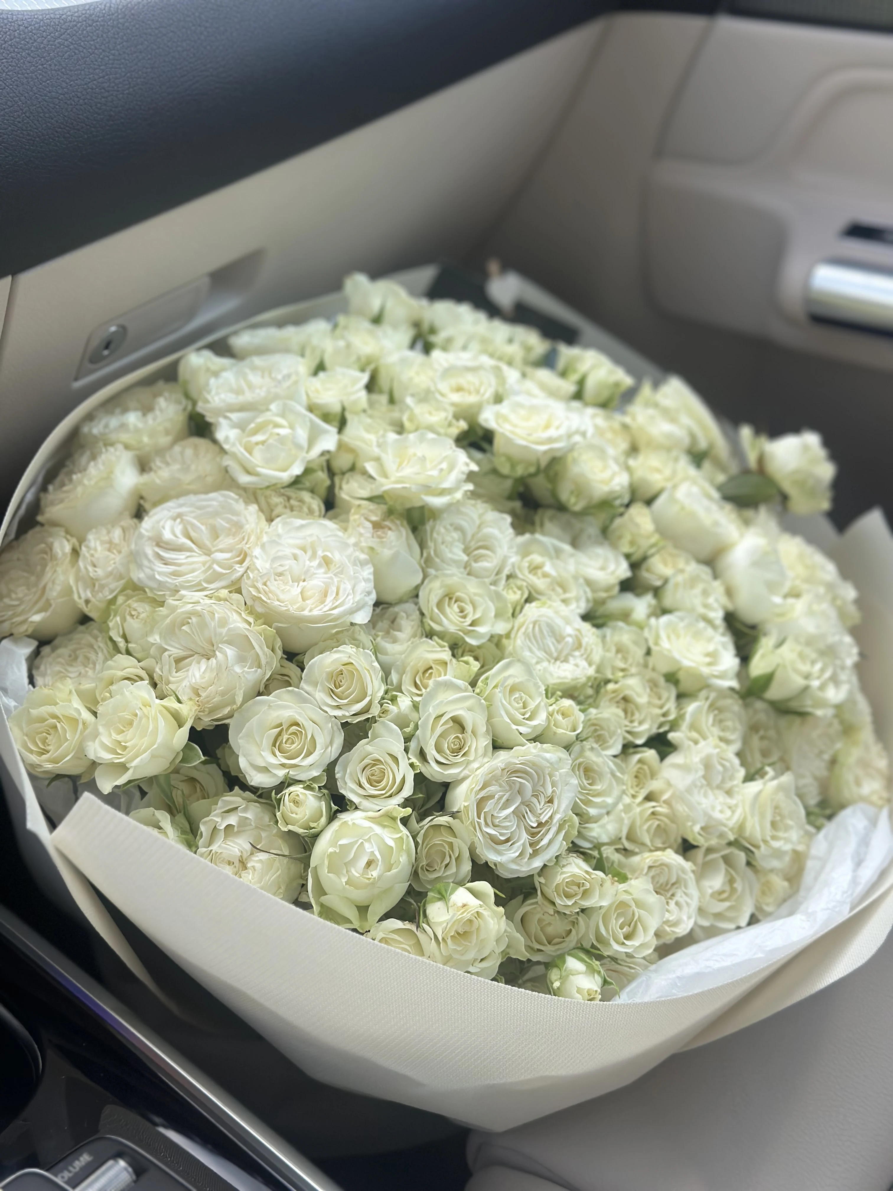 Ivory Spray Roses