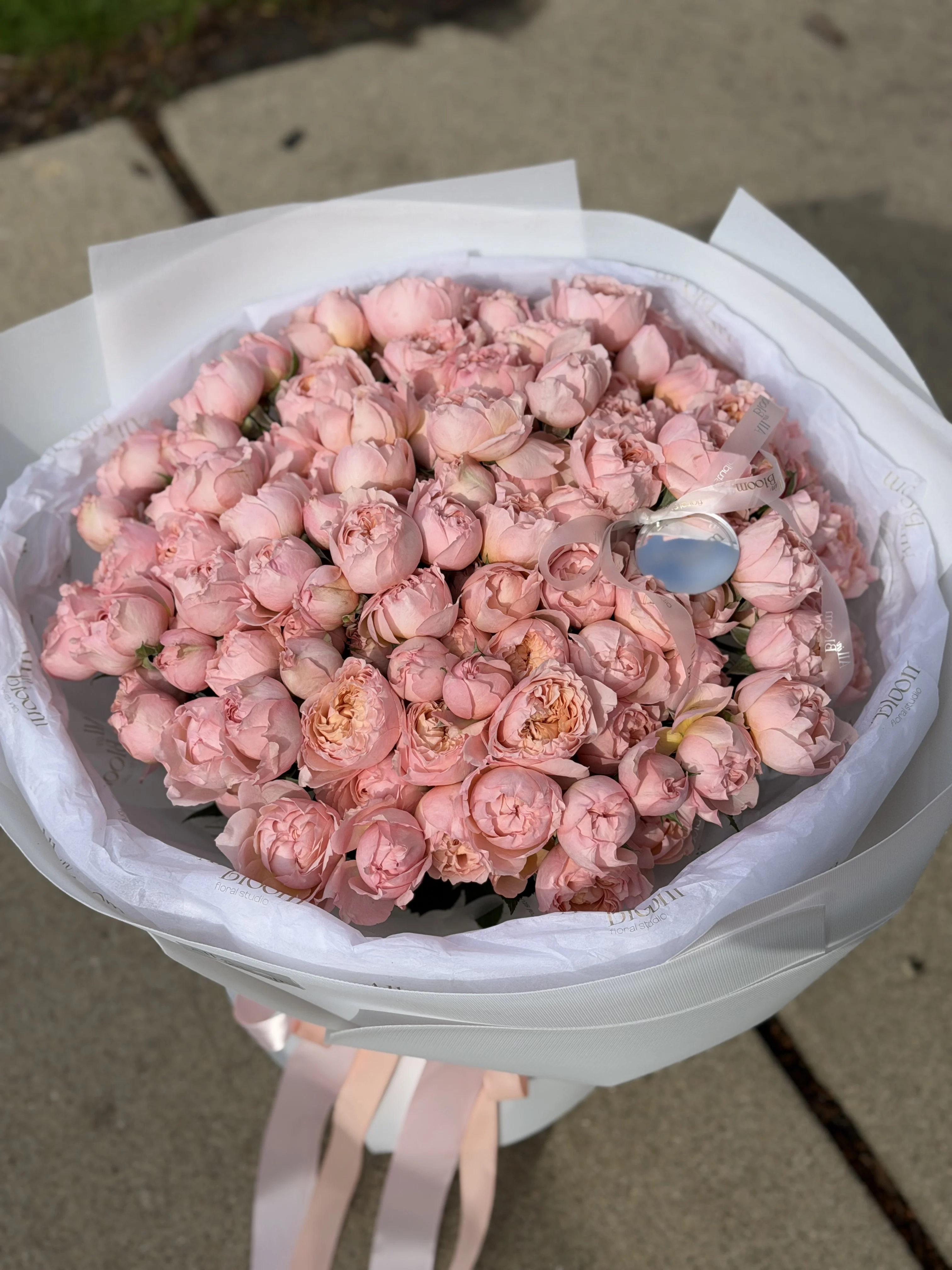 Juliet Garden Spray Rose Bouquet (30 Stems)