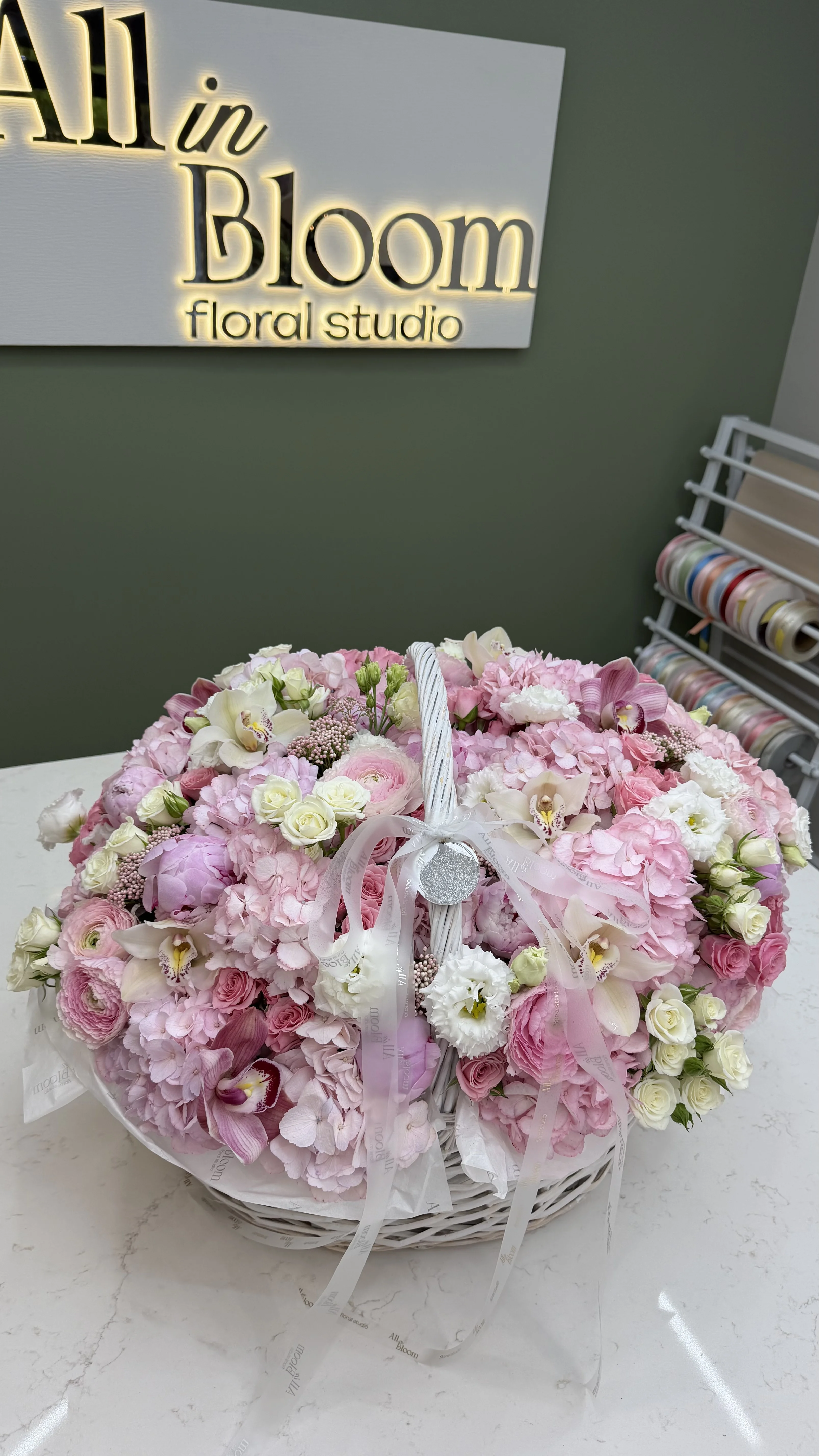 Grand Royal Blush Basket