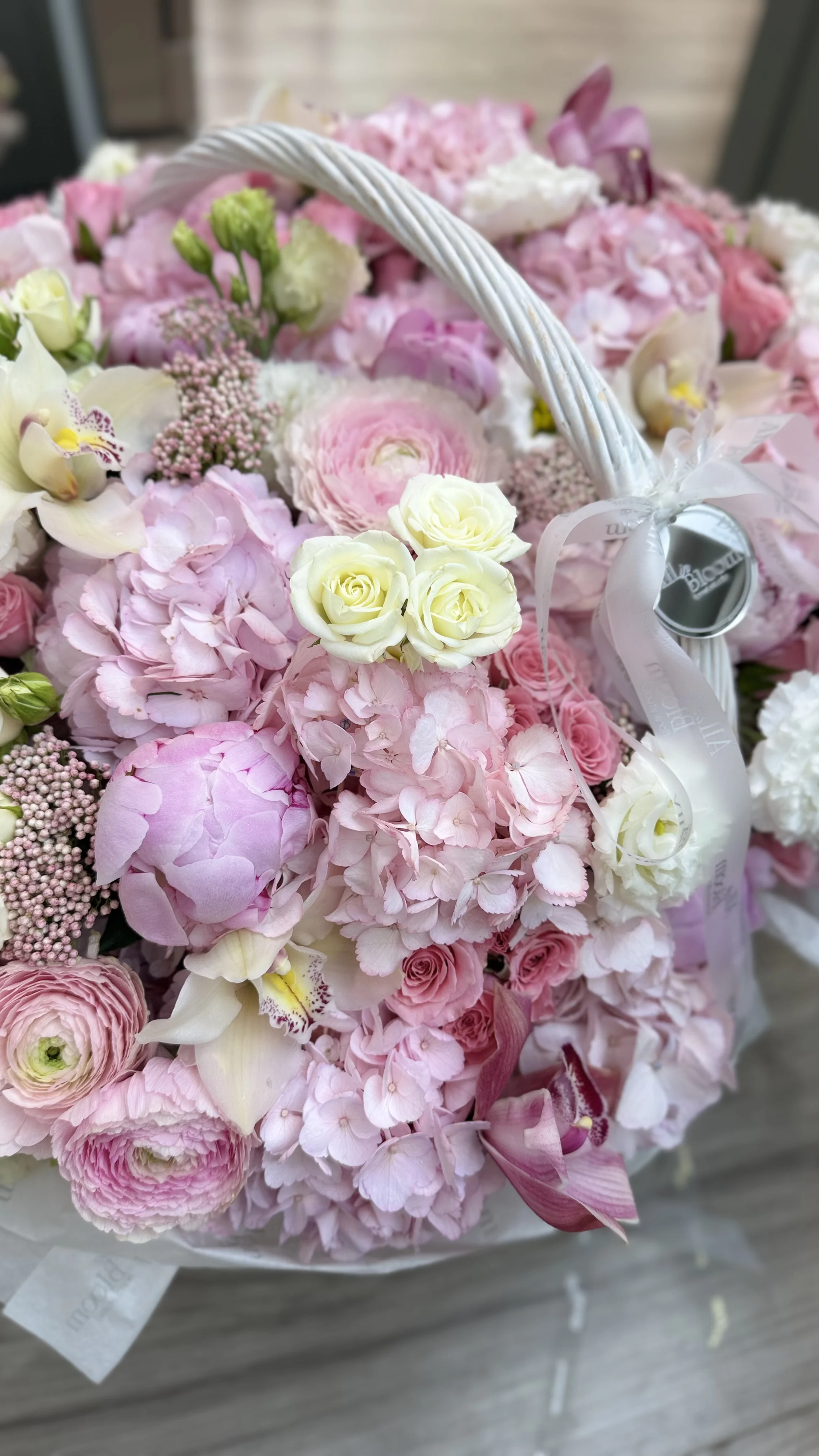 Grand Royal Blush Basket