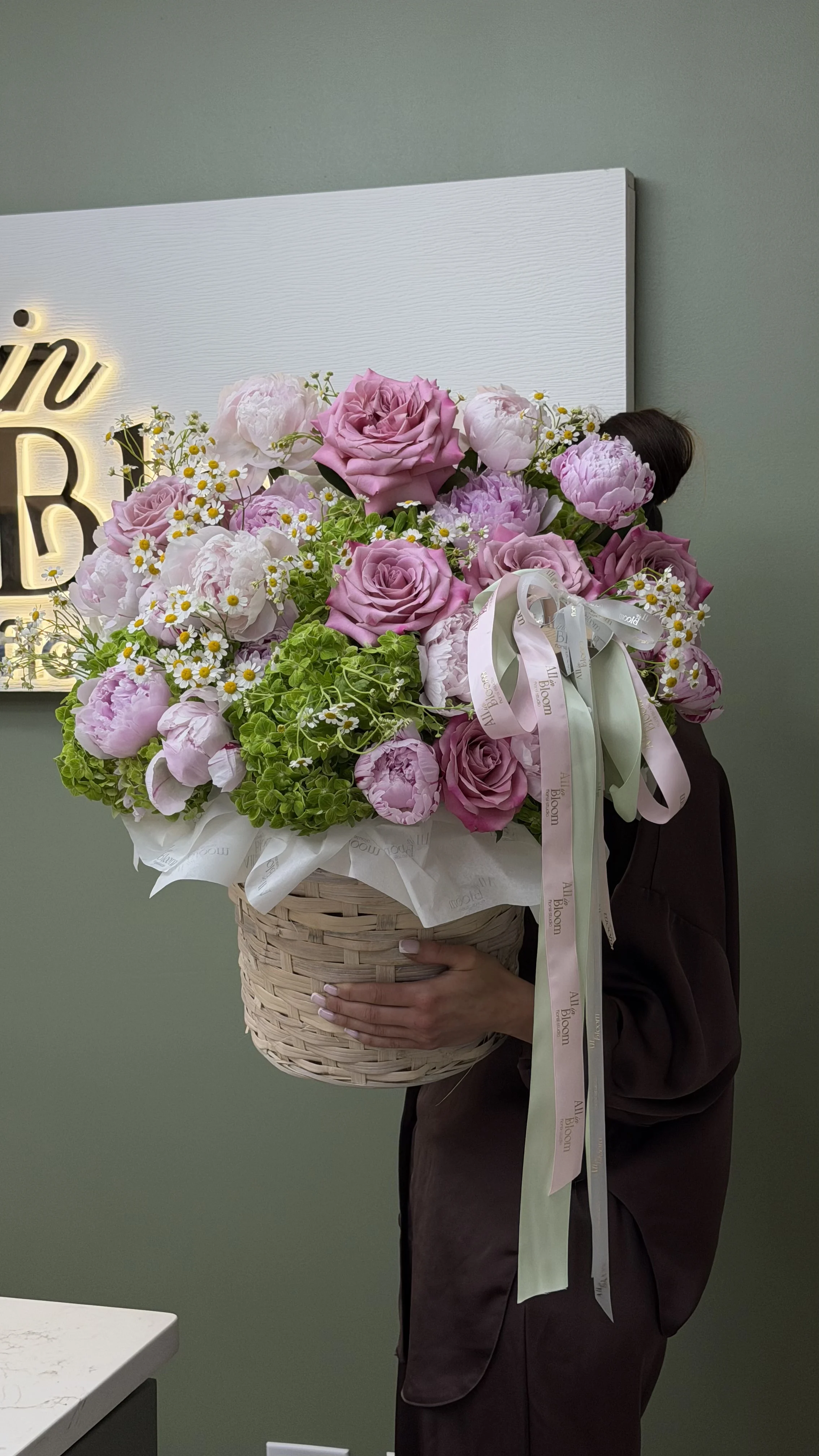 🌸 Blooming Romance Basket