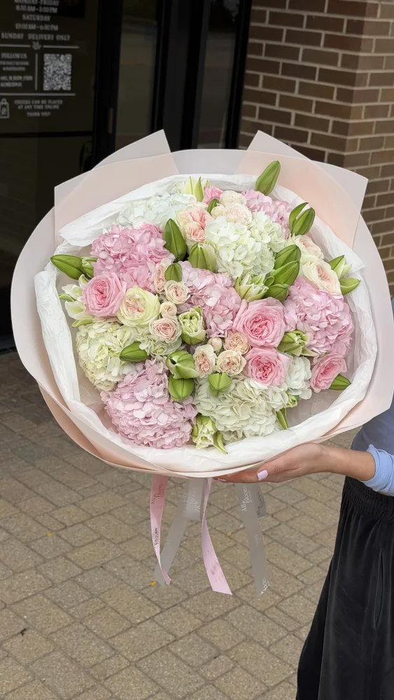 Pink & White Garden Lily Romance