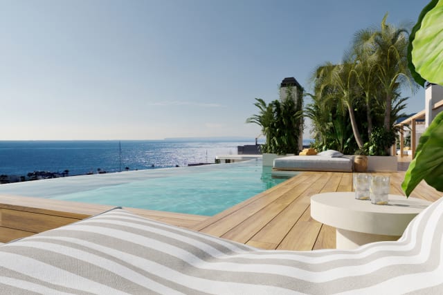Casa Wave Poolside