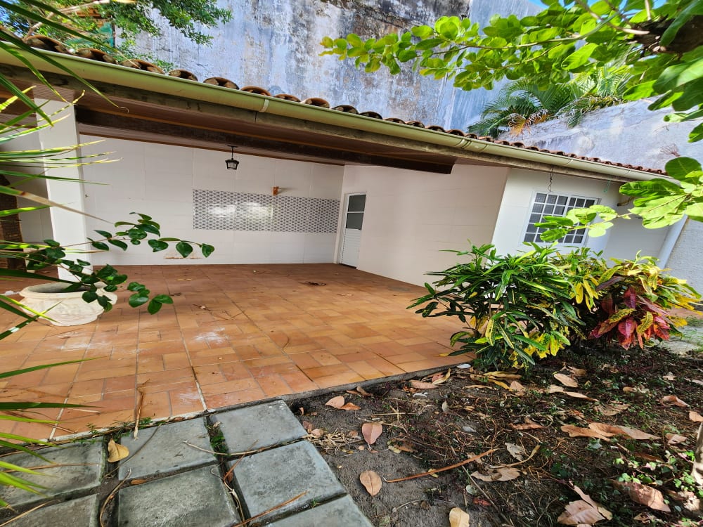 Rua do Lagarto Azul,141 - Itapuã