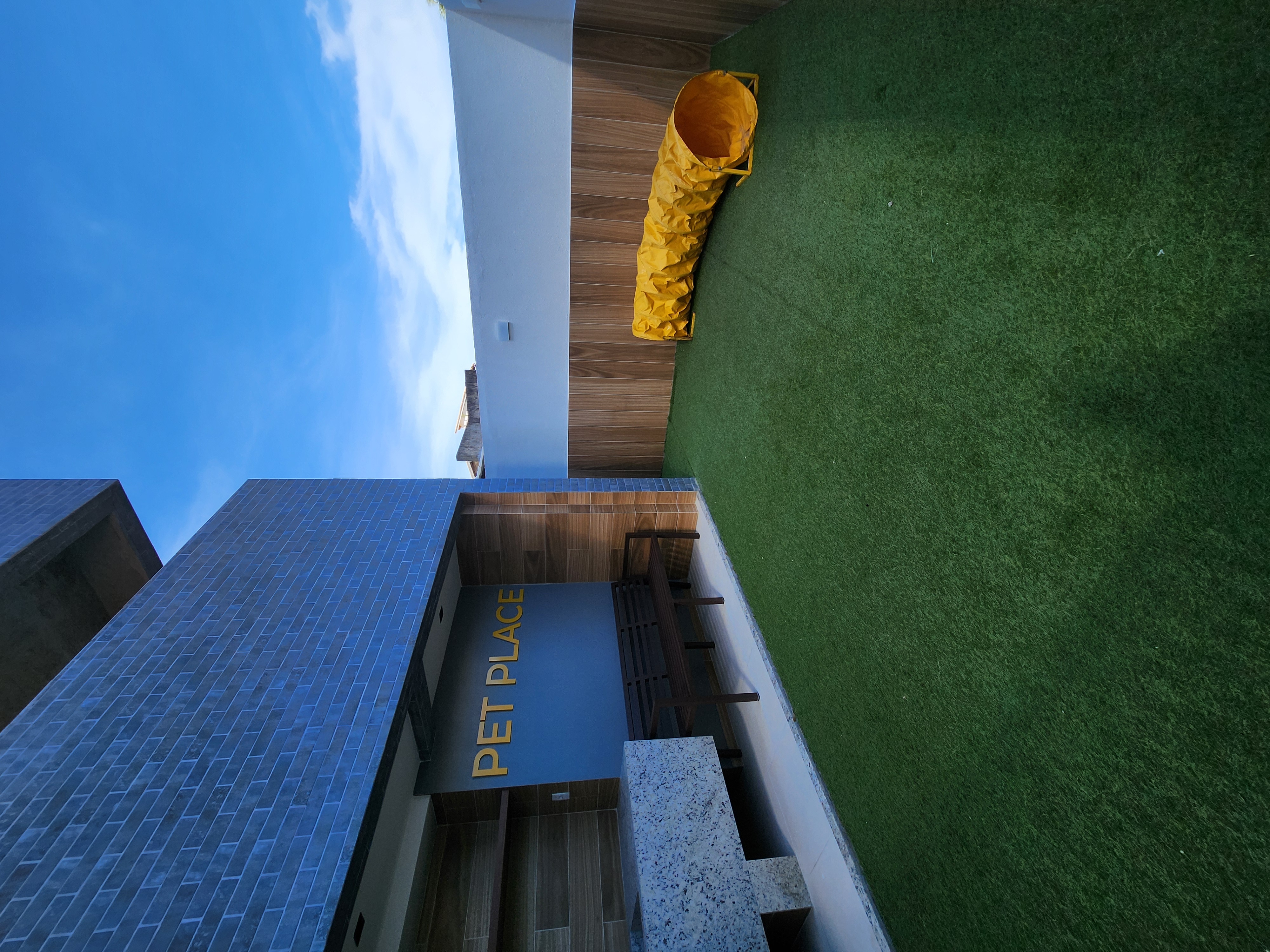 Rua General Severino Filho,968 - Itapuã