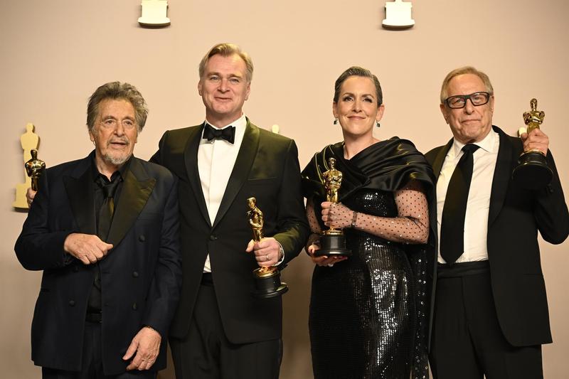 Al Pacino alaturi de Christopher Nolan, Emma Thomas si Charles Roven la gala de duminica a Premiilor Oscar Foto: MediaPunch / BACKGRID / Backgrid USA / Profimedia