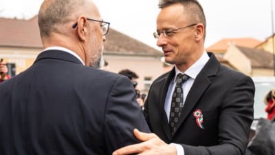 Liderul UDMR, Kelemen Hunor, și ministrul de Externe al Ungariei, Peter Szijjarto FOTO Facebook/Kelemen Hunor Acest text a fost copiat de pe Ziare.com Ungaria, despre alegerile din România: ”Nu intervenim, dar facem galerie UDMR-ului"