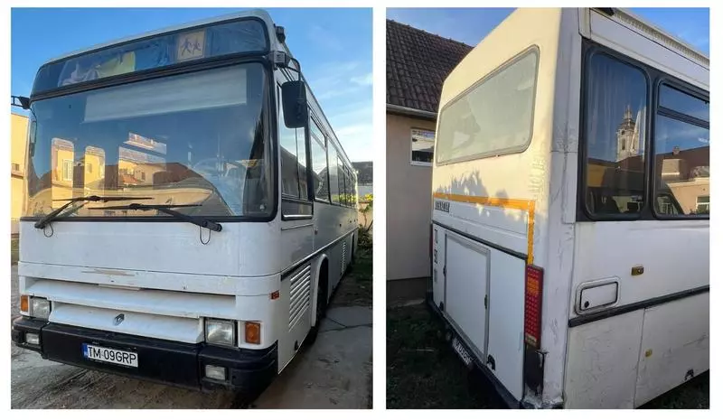 Autobuzul care transportă elevii din comuna Variaş Foto: Hotnews