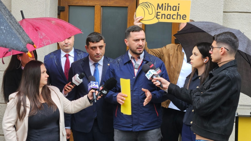 Facebook/Mihai Enache Acest text a fost copiat de pe Ziare.com Nicușor Dan s-a ales cu o plângere penală la DNA. Acuzațiile pe care i le aduce contracandidatul AUR FOTO https://ziare.com/alegeri-2024/alegeri-2024-primaria-capitalei-plangere-dna-mihai-enache-aur-nicusor-dan-foto-1867165?utm_source=Ziare.com&utm_medium=copy-paste