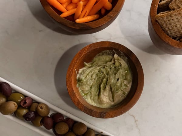 Olives, Hummus & Crackers