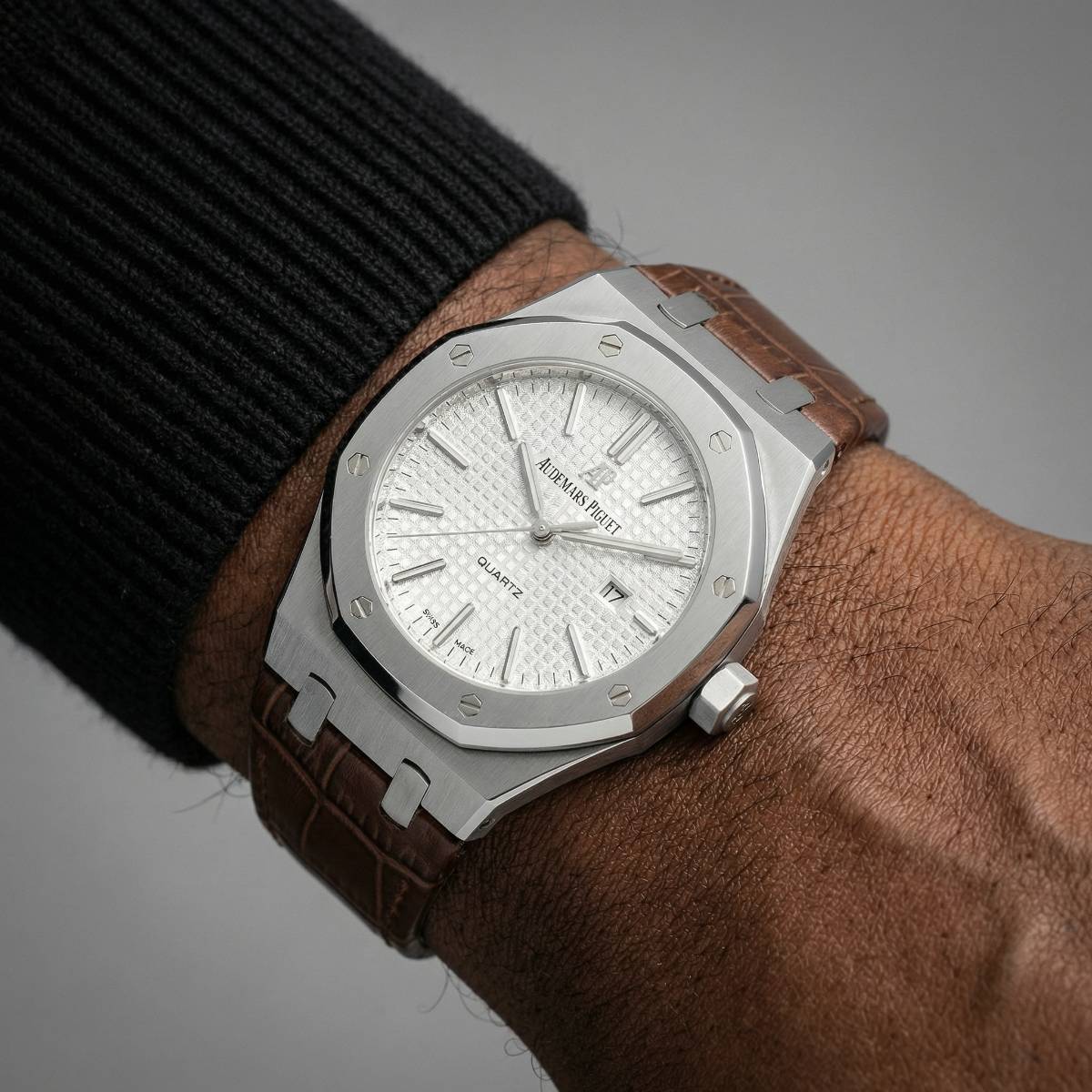 Audemars Piguet Royal Oak Quartz view 2