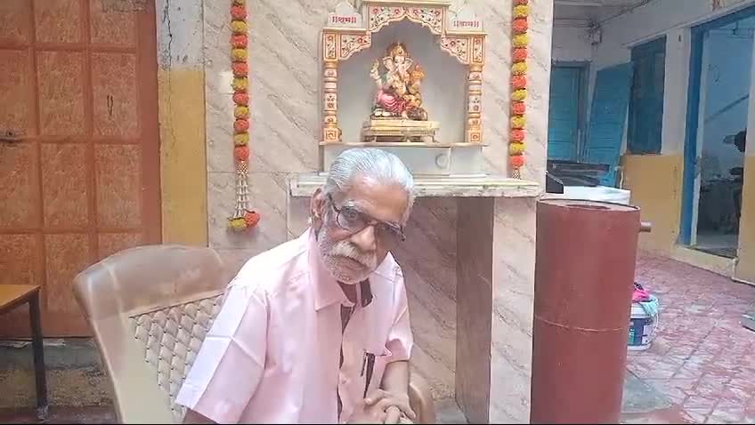 ६७ वर्षांचे शंकर आणि ६३ वर्षांची अंजू