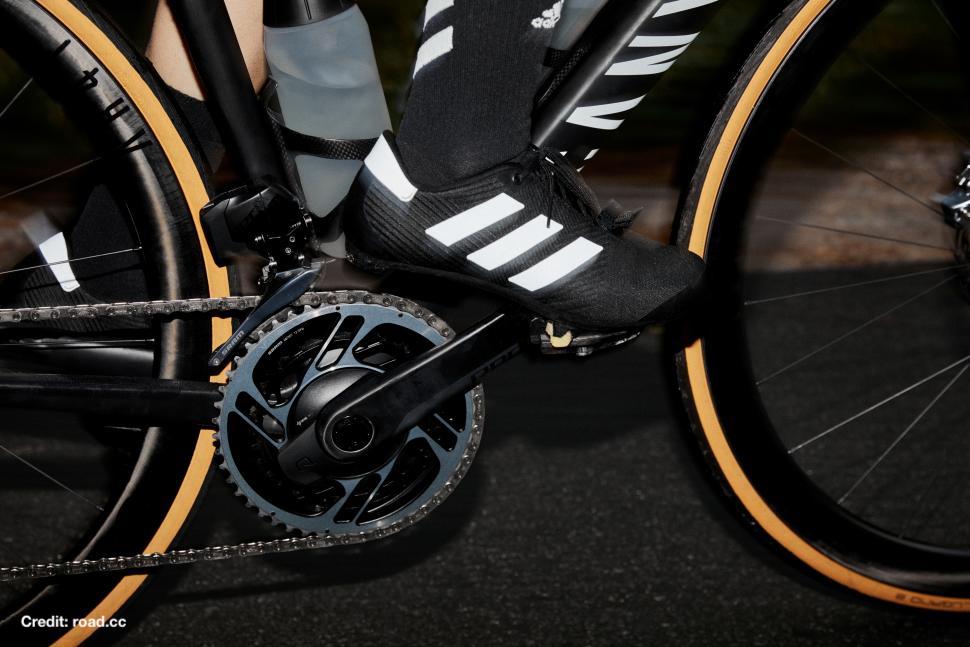 Mengenal Varian Sepatu Roadbike dari Adidas