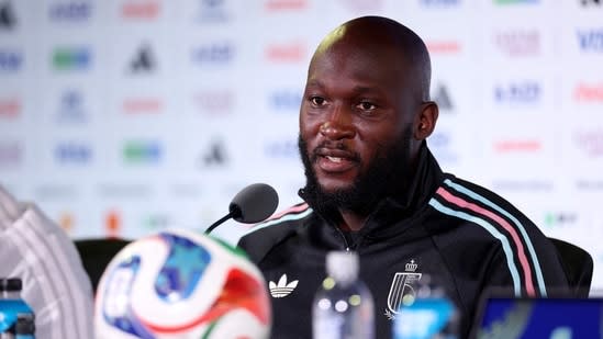 Is Romelu Lukaku injured? Why didn't he start for Belgium vs Spain today?