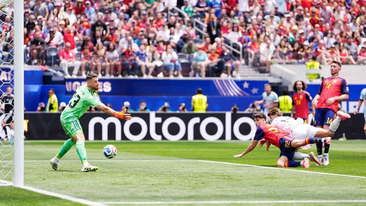 Belgium end Unai Simon's record 650-minute shutout streak; Spain reach World Cup semis