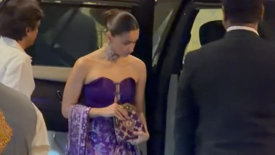 Alia Bhatt elevates classic silk saree with modern draping for best friend Akansha Ranjan Kapoor's wedding festivities