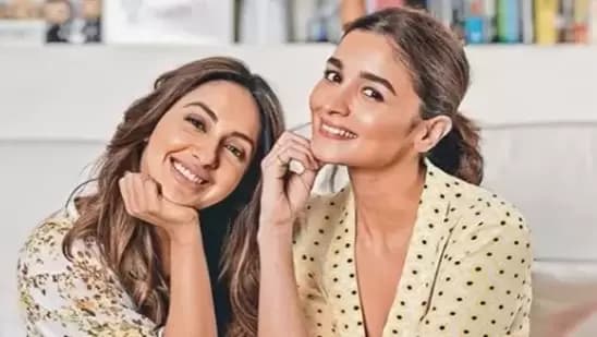 Alia Bhatt performs to Shah Rukh Khan's Maahi Ve at BFF Akansha Ranjan Kapoor's pre-wedding bash. Watch