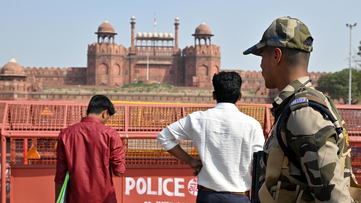 Security tightened at Red Fort after bomb threat call; no suspicious objects found