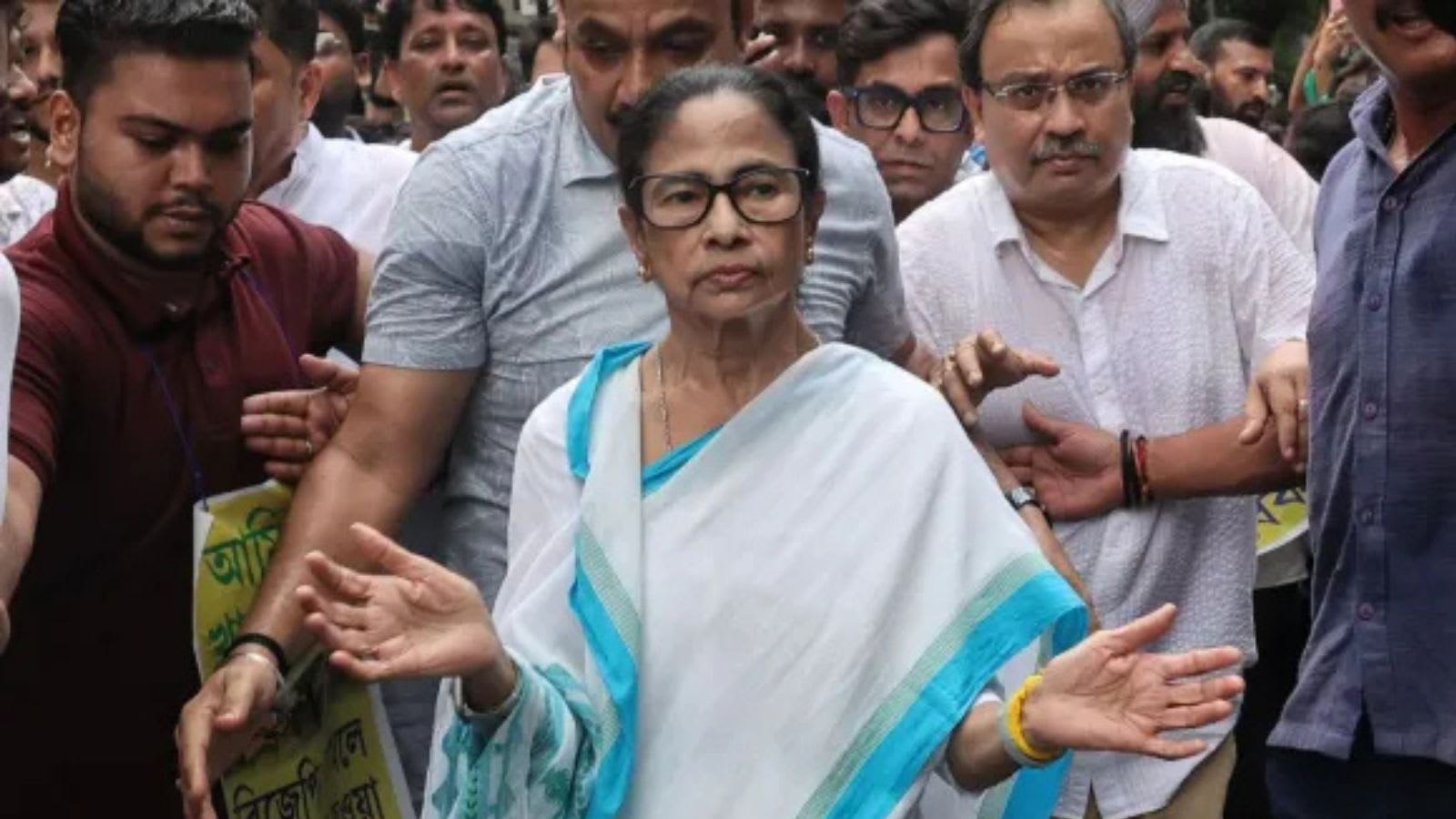 West Bengal Police freeze 12 more TMC accounts, Rs 1,000 crore locked