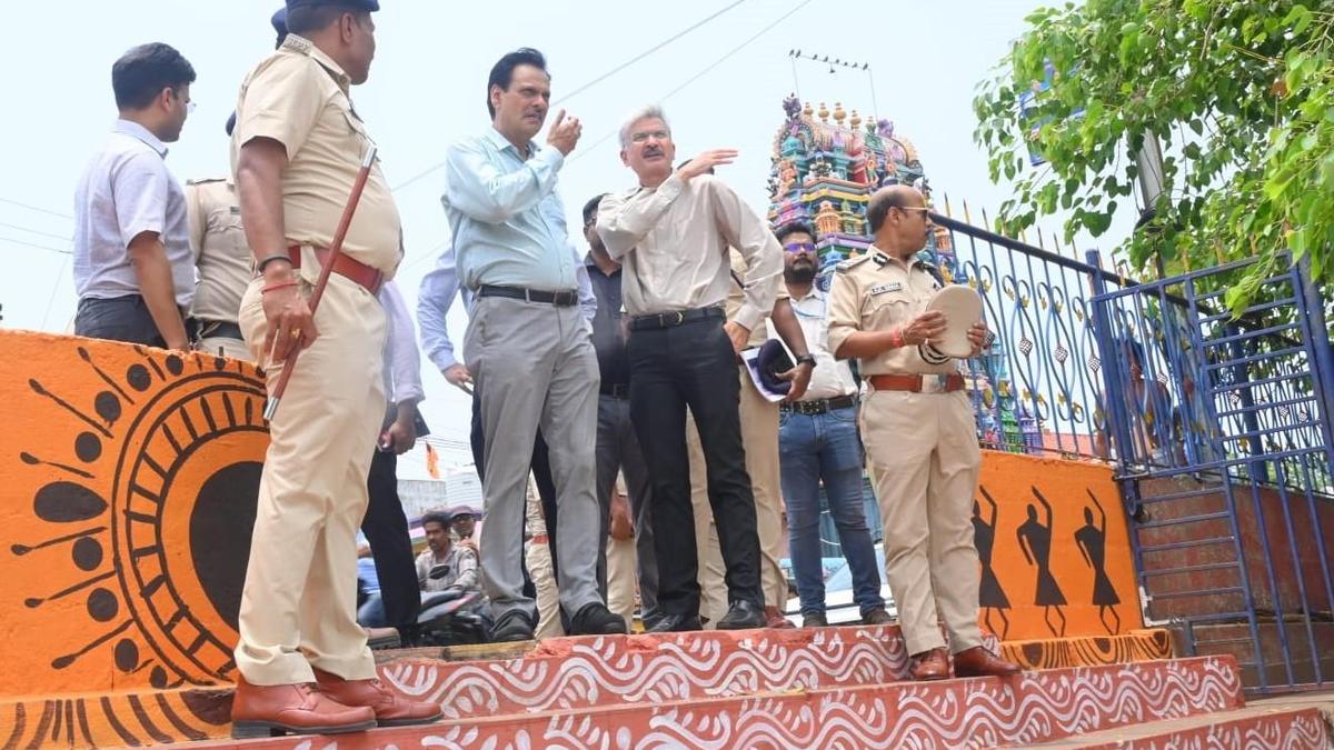 SCoR General Manager reviews Godavari Pushkaram arrangements