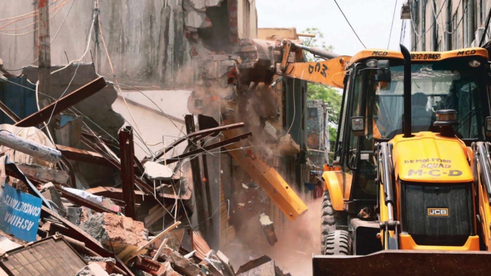 Worker killed, another injured as temple dome collapses during demolition drive in UP’s Chandauli