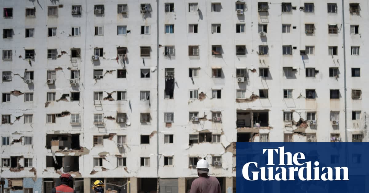 A revolution in ruins: fury amid the rubble of a housing project in quake-hit Venezuela
