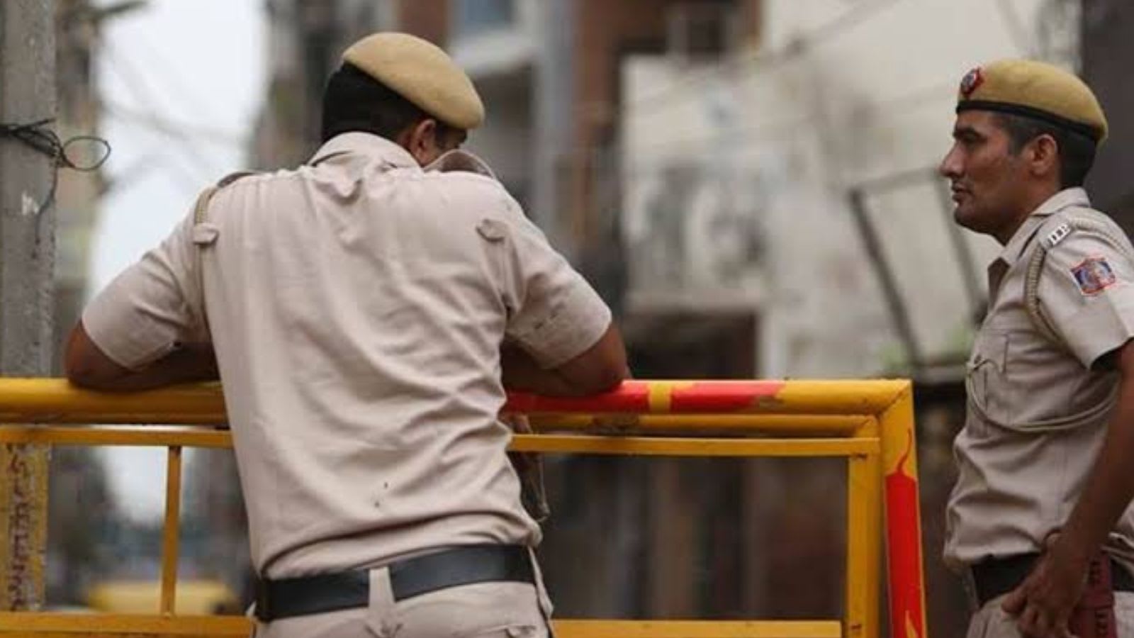 Delhi cop shoots wife dead in middle of road, flees