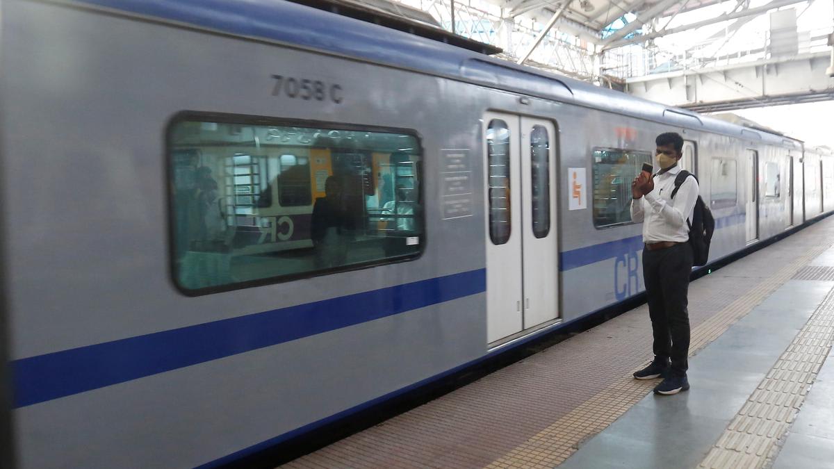 One hospitalised, two suffer breathing difficulties after Mumbai AC local cooling system fails