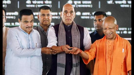 Gadkari, Adityanath review road projects in UP, emphasise faster execution and safety