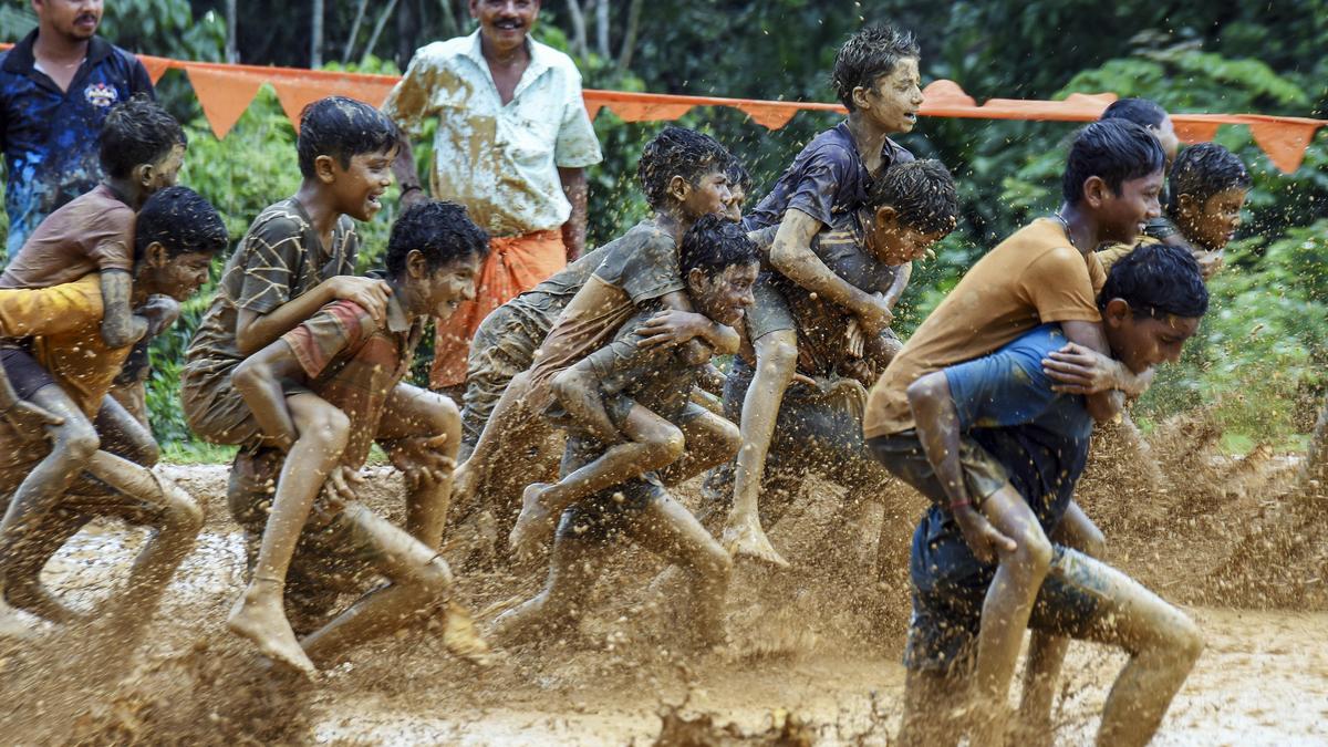 Karnataka govt. lays down guidelines for setting up 10,000 Bharat Jodo Yuva Sanghas with focus on sports and culture