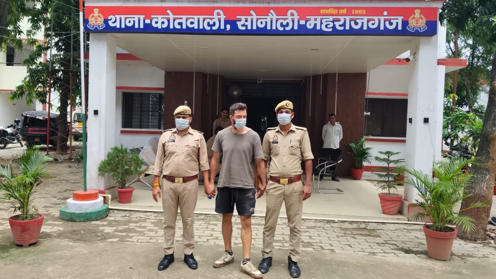 Man claims US Navy past, caught near Nepal border with Chinese passport