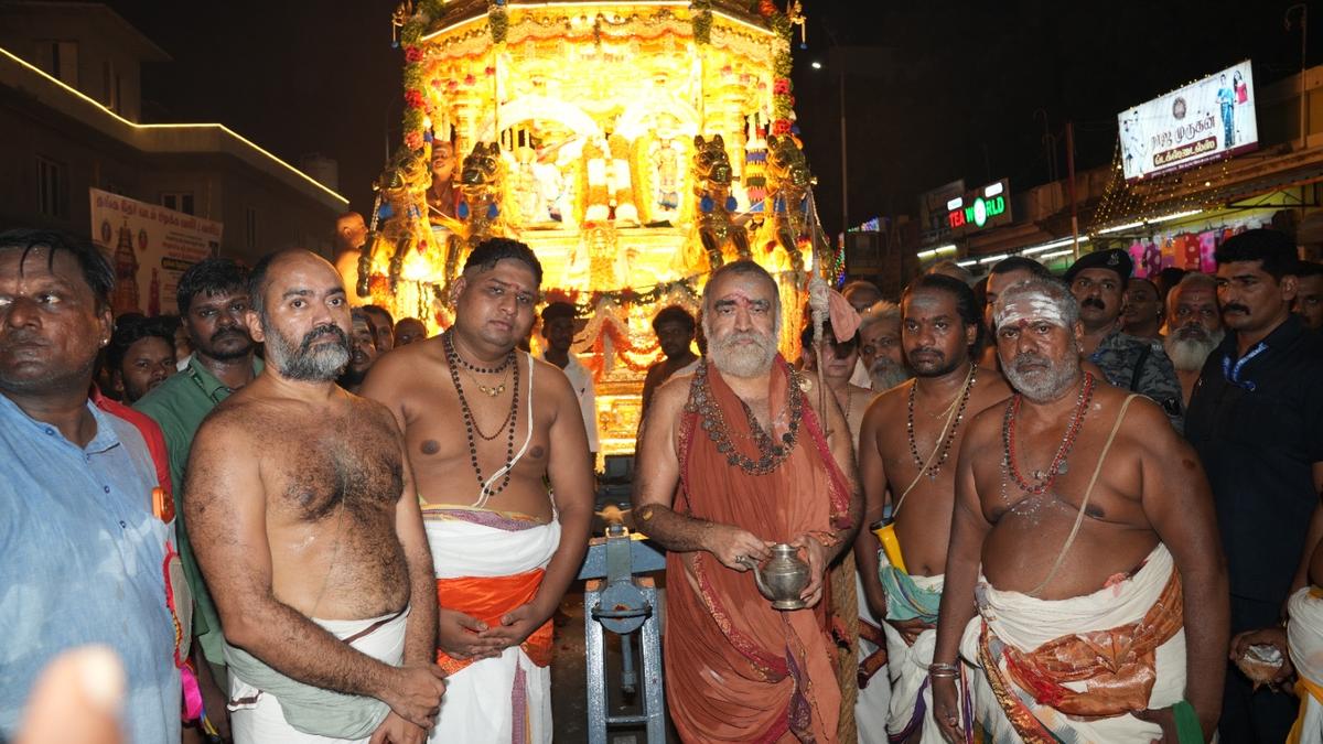 Rathothsavam of new golden chariot of Sri Ekambaranathar temple held