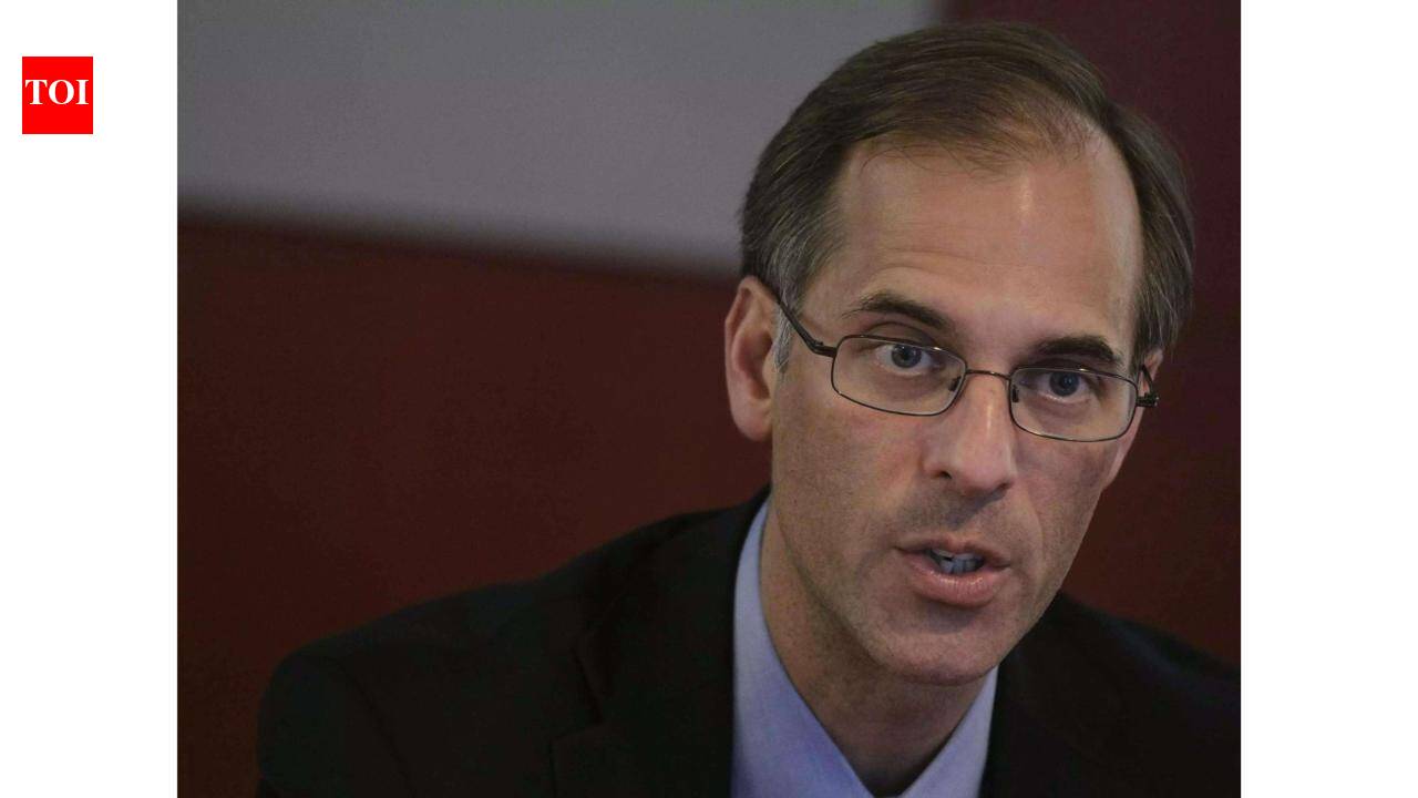 Moody’s chief economist Mark Zandi sees 'big warning' signs in June Jobs report for the US