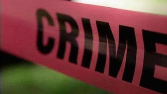 Burglars drill hole in wall of shop’s toilet, decamp with jewellery & cash worth crores